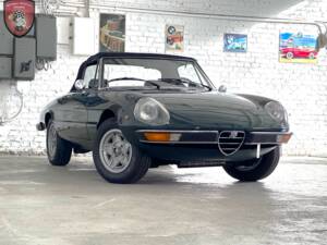 Immagine 2/68 di Alfa Romeo Spider Veloce 2000 (1977)