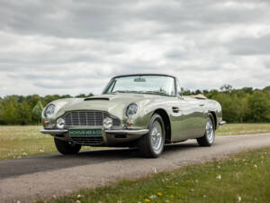 Immagine 10/57 di Aston Martin DB 6 Volante (1969)