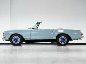 Image 5/24 de Mercedes-Benz 230 SL (1966)