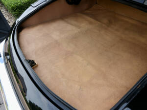 Image 11/50 of Jaguar E-Type V12 (1974)