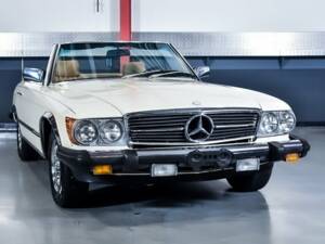 Immagine 5/7 di Mercedes-Benz 380 SL (1984)