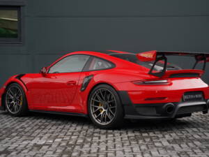 Immagine 2/50 di Porsche 911 GT2 RS Weissach (2018)