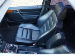 Immagine 44/50 di Mercedes-Benz 190 E 2.5-16 (1991)