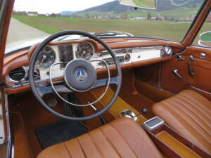 Image 10/17 of Mercedes-Benz 230 SL (1966)