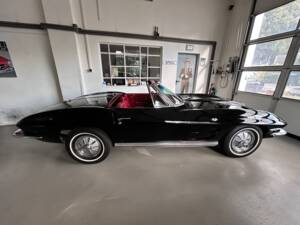 Imagen 9/41 de Chevrolet Corvette Sting Ray Convertible (1964)