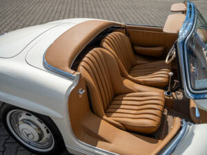 Immagine 25/38 di Mercedes-Benz 300 SL Roadster (1961)