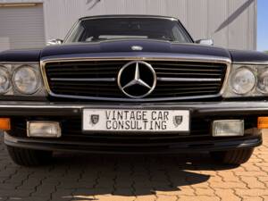 Afbeelding 6/59 van Mercedes-Benz 560 SL (1986)