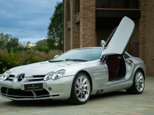 Immagine 2/50 di Mercedes-Benz SLR McLaren (2005)