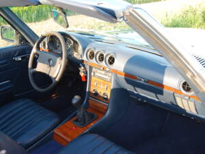 Image 60/87 of Mercedes-Benz 280 SL (1982)