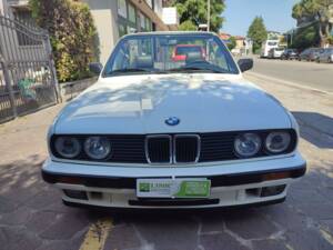 Image 3/10 of BMW 318i (1992)