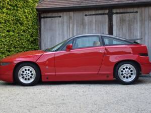 Image 2/45 de Alfa Romeo SZ (1991)