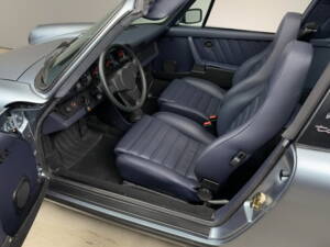 Image 23/41 of Porsche 911 SC 3.0 (1982)
