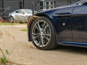 Image 28/50 of Aston Martin V12 Vantage S (2017)