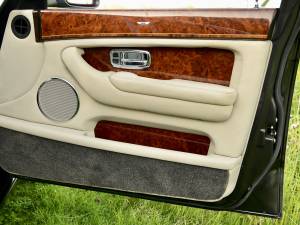 Image 27/49 of Bentley Arnage R (2005)