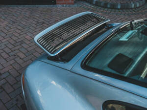 Image 36/50 of Porsche 911 Carrera (1994)