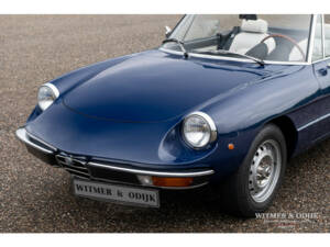 Image 21/33 of Alfa Romeo 1600 Spider (1975)