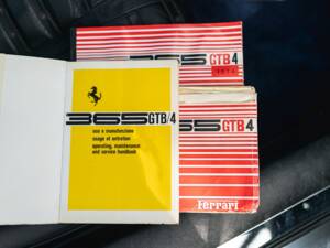 Image 29/30 de Ferrari 365 GTB&#x2F;4 Daytona (1973)