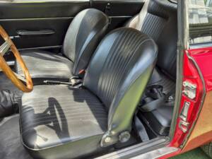 Image 21/50 de Alfa Romeo Giulia GT 1300 Junior (1971)