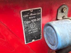Image 47/50 de Alfa Romeo Giulia GT 1300 Junior (1971)