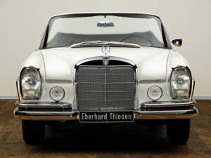 Image 6/25 of Mercedes-Benz 300 SE (1963)