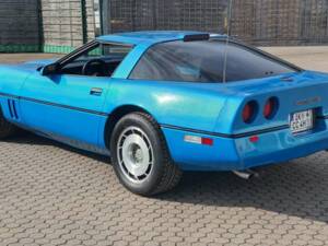 Image 7/20 of Chevrolet Corvette (1987)