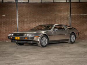 Image 1/66 of DeLorean DMC-12 (1981)