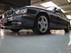 Imagen 47/50 de Jaguar XJ 8 4.2 (2005)