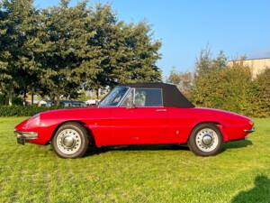 Image 5/28 of Alfa Romeo 1750 Spider Veloce (1968)