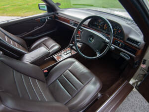 Imagen 9/31 de Mercedes-Benz 560 SEC (1988)