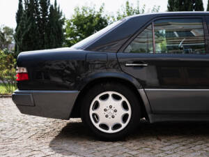 Imagen 8/39 de Mercedes-Benz E 500 (1995)