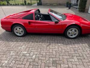 Image 14/48 of Ferrari 328 GTS (1989)