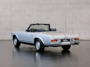 Image 2/24 de Mercedes-Benz 280 SL (1970)