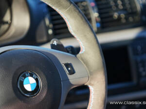 Image 19/26 of BMW M3 (2005)