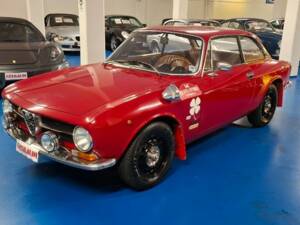 Immagine 15/37 di Alfa Romeo Giulia GT 1300 Junior (1974)