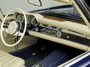 Image 14/21 of Mercedes-Benz 280 SL (1969)