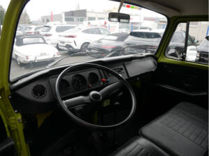 Immagine 7/21 di Volkswagen T2b Deluxe (1975)