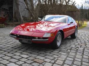 Image 7/34 of Ferrari 365 GTB&#x2F;4 Daytona (1970)