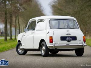 Image 13/42 of Morris Mini 1000 &quot;de Luxe&quot; (1969)