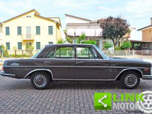Immagine 6/10 di Mercedes-Benz 280 SE (1970)