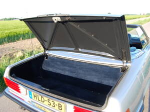 Image 67/87 of Mercedes-Benz 280 SL (1982)