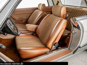 Image 13/15 of Mercedes-Benz 500 SLC (1980)