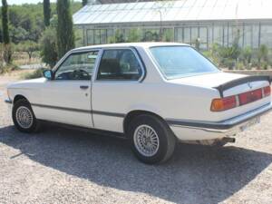 Image 7/7 of BMW 320 (1982)