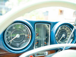 Image 40/48 of Mercedes-Benz 280 SE (1969)