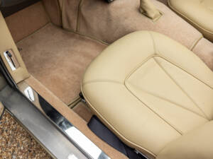 Immagine 20/57 di Aston Martin DB 6 Volante (1969)