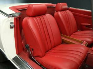 Immagine 22/30 di Mercedes-Benz 230 SL (1964)