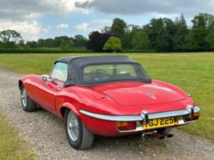 Image 40/49 of Jaguar E-Type V12 (1973)