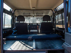 Bild 4/5 von Land Rover Defender 90 TD4 (2009)