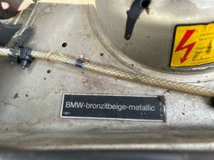 Image 37/41 of BMW 528i (1986)