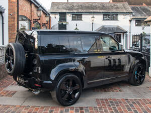 Image 7/25 of Land Rover Defender 110 P525 &quot;Bond Edition&quot; (2022)