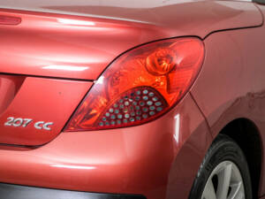 Imagen 30/50 de Peugeot 207 CC 1.6 VTi (2008)